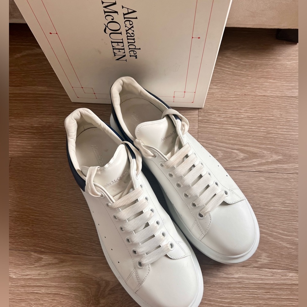 Alexander McQueen white/ navy saks sneakers for man size 44 E or 11 USA